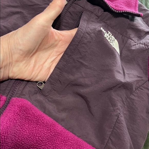 The North Face Women's Magenta and Purple Fleece Jacket med - Picture 7 of 13